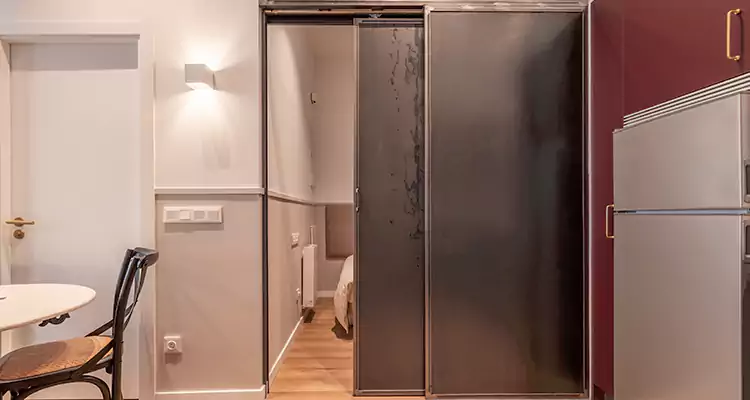 We Fix Closet Sliding Door in Winter Haven, FL 