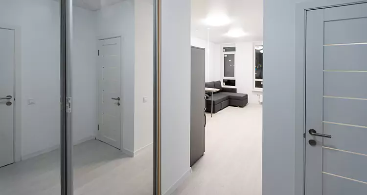Modern Mirrored Closet Doors Repair in Winter Haven, FL