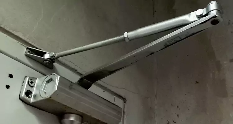 Door Closer Parallel Arm Installation in Winter Haven, FL