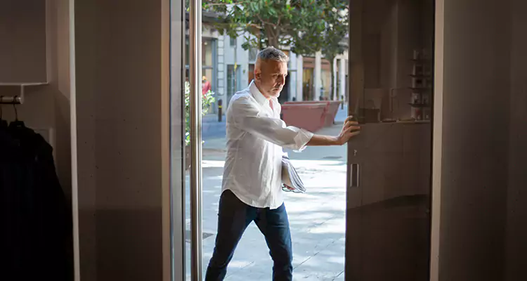 Track Cleaning and Repair for Stuck Doors in Winter Haven, FL